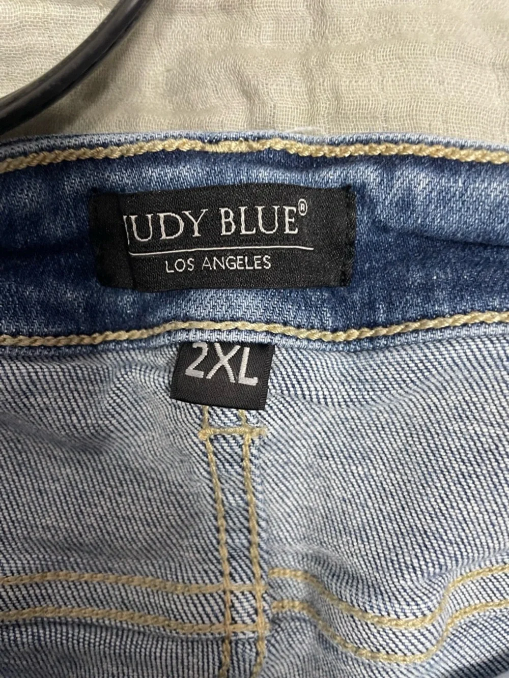 Judy Blue Distressed Denim Bermuda Shorts cutoff 2XL - Picture 4 of 6